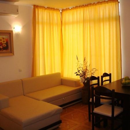 Saint Elena Apartcomplex Pantai Sunny Bagian luar foto