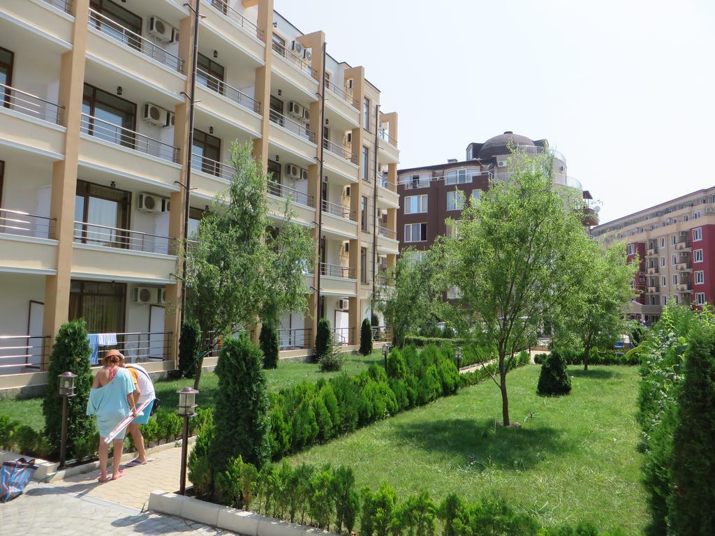 Saint Elena Apartcomplex Pantai Sunny Ruang foto