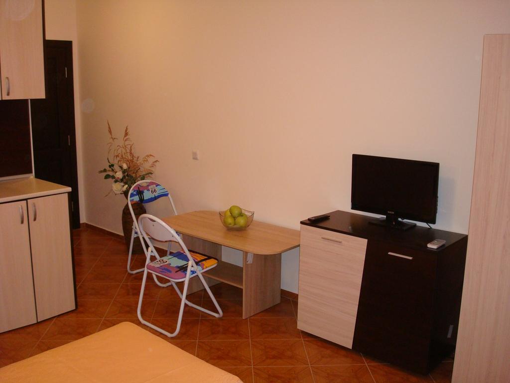 Saint Elena Apartcomplex Pantai Sunny Bagian luar foto