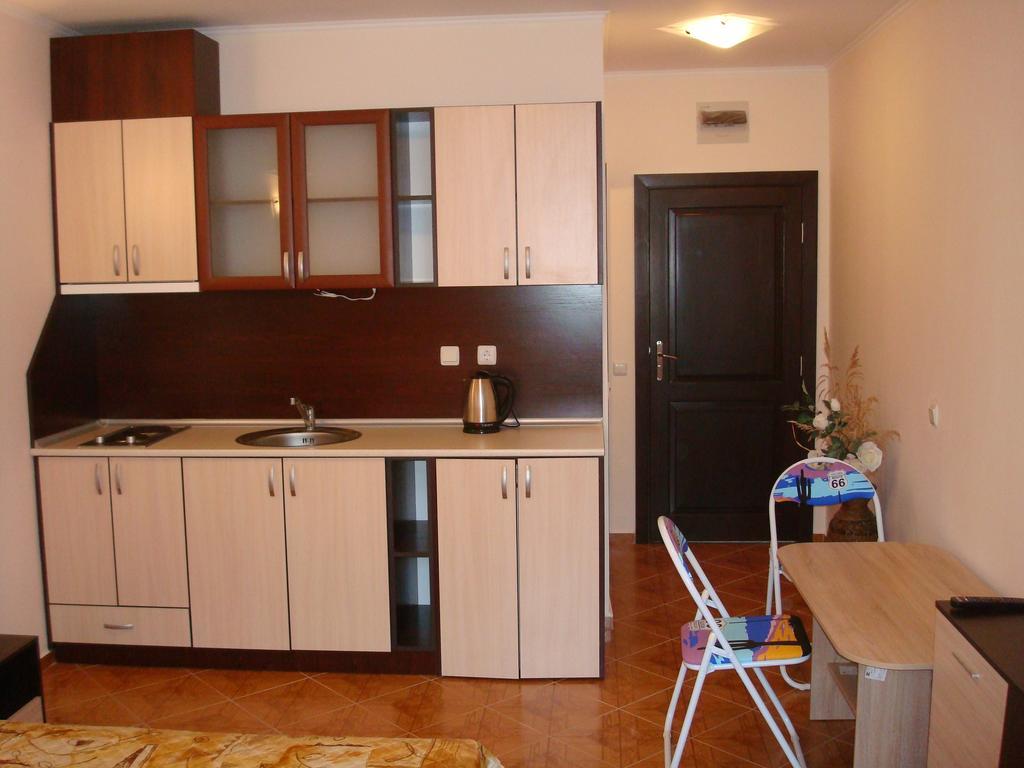 Saint Elena Apartcomplex Pantai Sunny Bagian luar foto