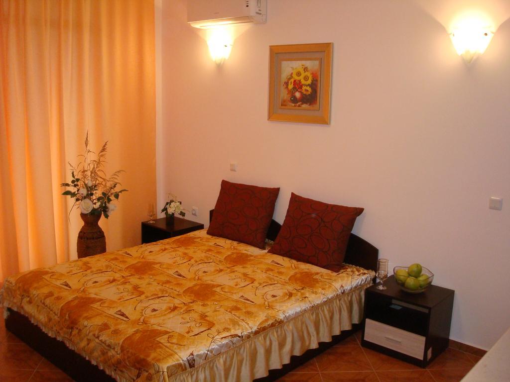 Saint Elena Apartcomplex Pantai Sunny Bagian luar foto