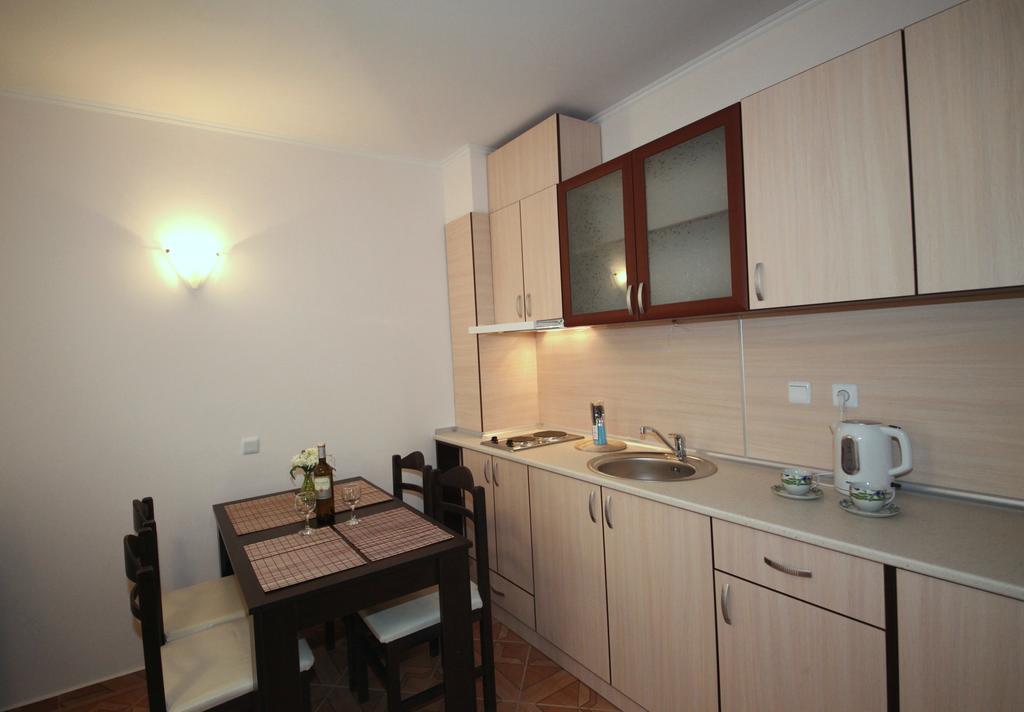 Saint Elena Apartcomplex Pantai Sunny Bagian luar foto