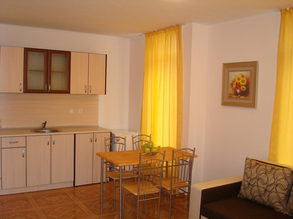 Saint Elena Apartcomplex Pantai Sunny Bagian luar foto
