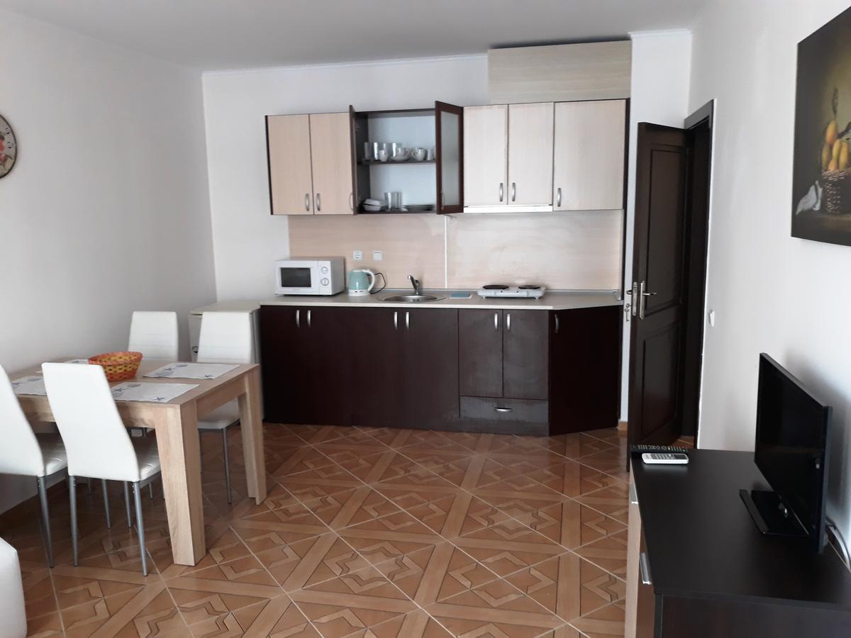 Saint Elena Apartcomplex Pantai Sunny Bagian luar foto