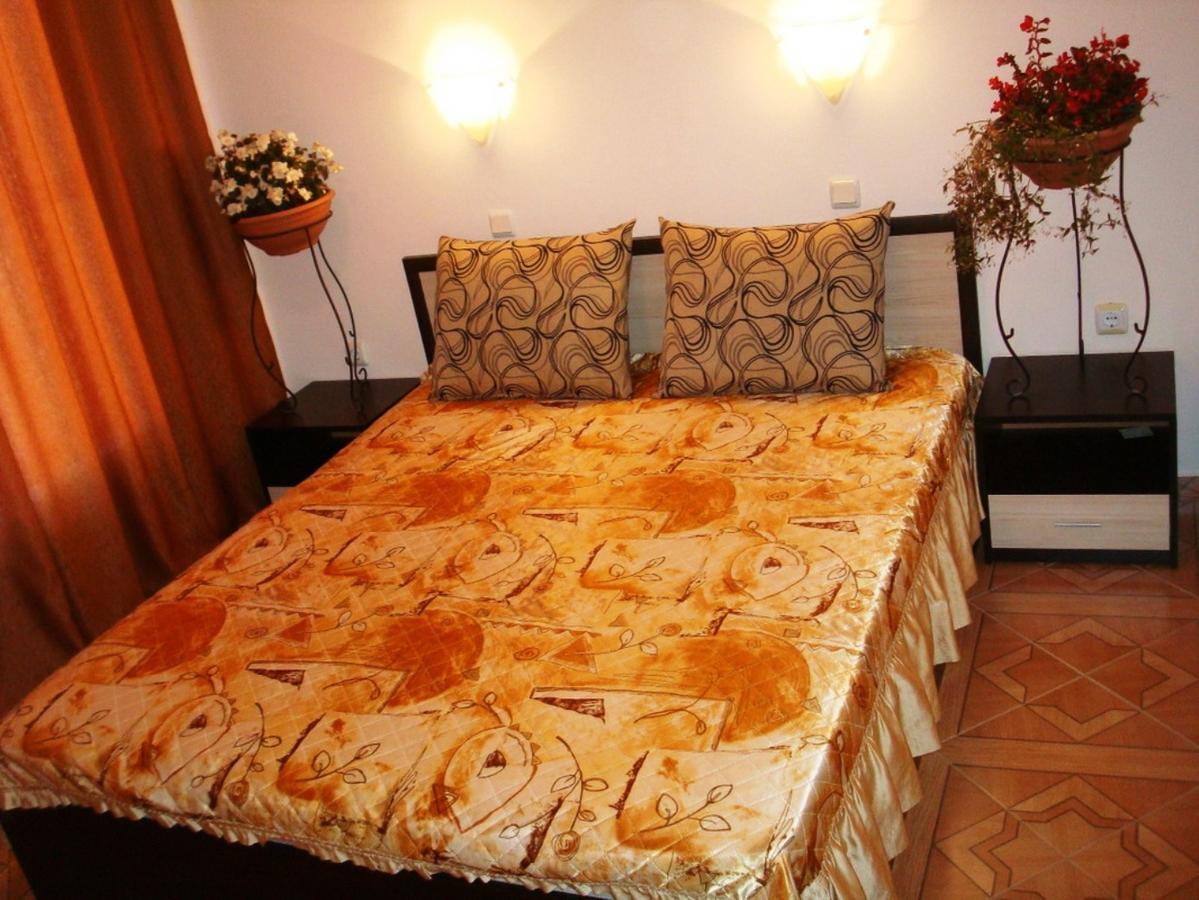 Saint Elena Apartcomplex Pantai Sunny Bagian luar foto