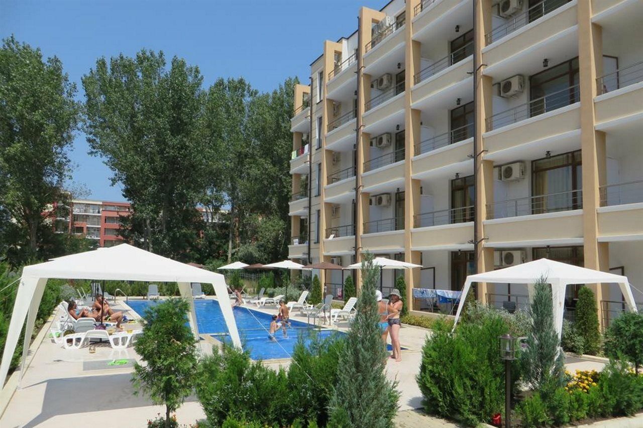 Saint Elena Apartcomplex Pantai Sunny Bagian luar foto