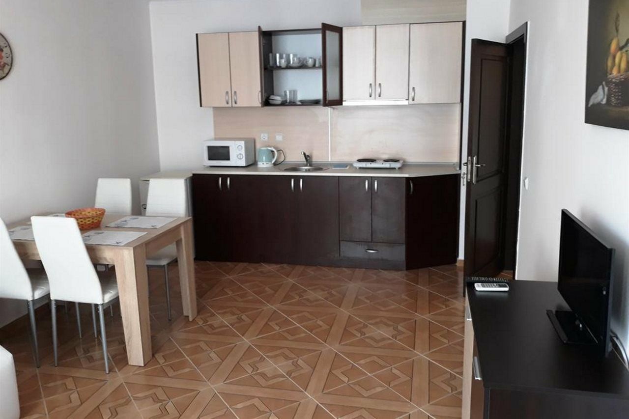 Saint Elena Apartcomplex Pantai Sunny Bagian luar foto