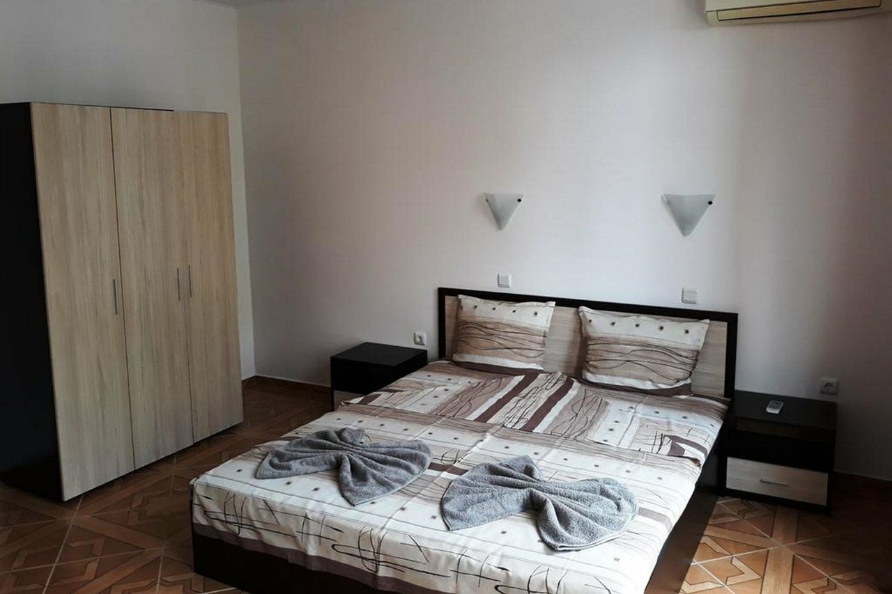 Saint Elena Apartcomplex Pantai Sunny Bagian luar foto